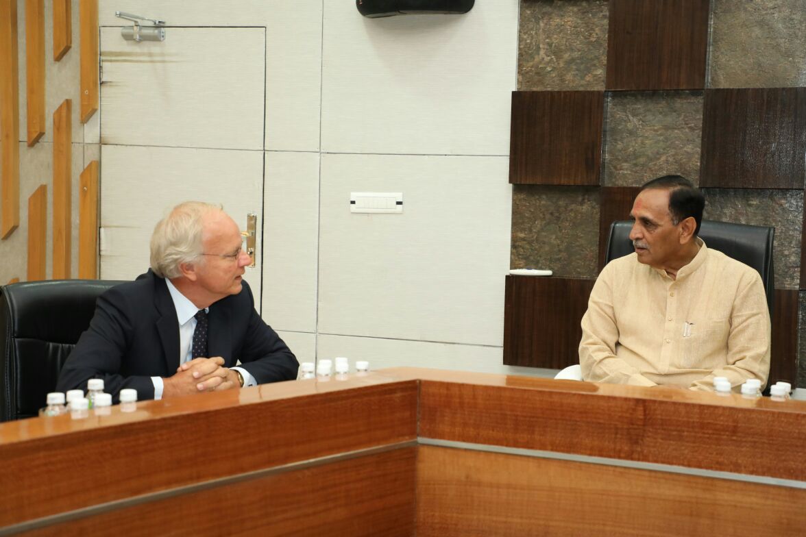 Dutch delegation discusses progress of setting up Maritime University and Cluster with Gujarat CM