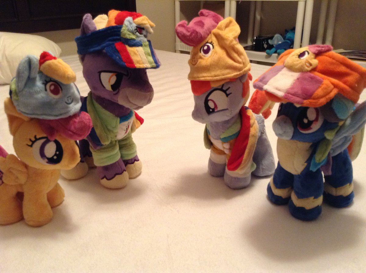 <a href="/BronyCon/">BronyCon</a> <a href="/BronyCAN/">BronyCAN</a> And then look who was waiting for me when I got home.  Best family + Best hats!