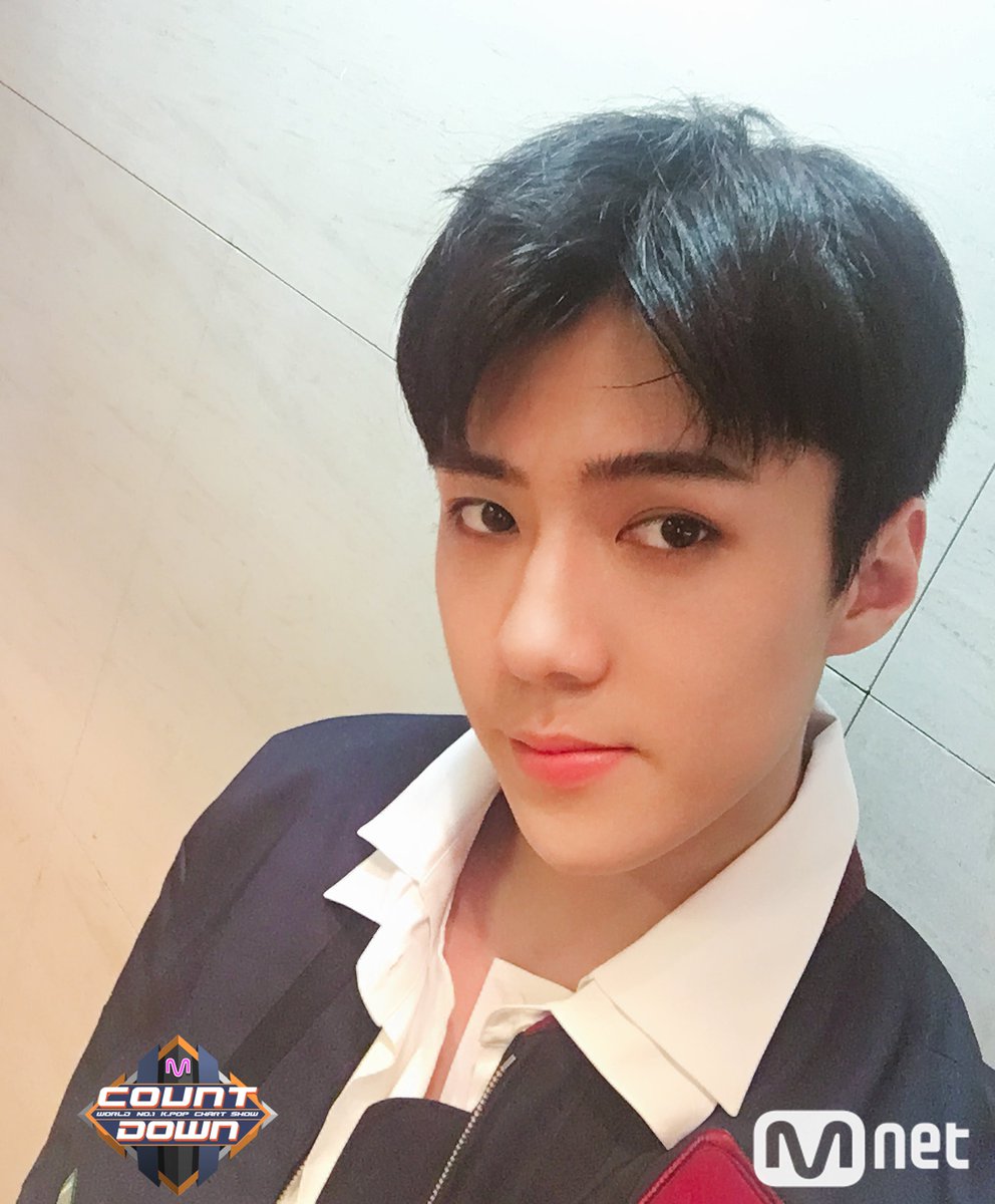 #EXO #세훈 군이 흑발로 변신!!! 거기에 살포시 이마를 덮은 앞머리 넘나도 청순한 것!! 하지만 무대 위에선 #Power 넘치는 히어로 세훈이라는거!! 오늘 저녁 6시 #엠카운트다운 #엑소 최초공개 무대에서 파워~느껴보아요!