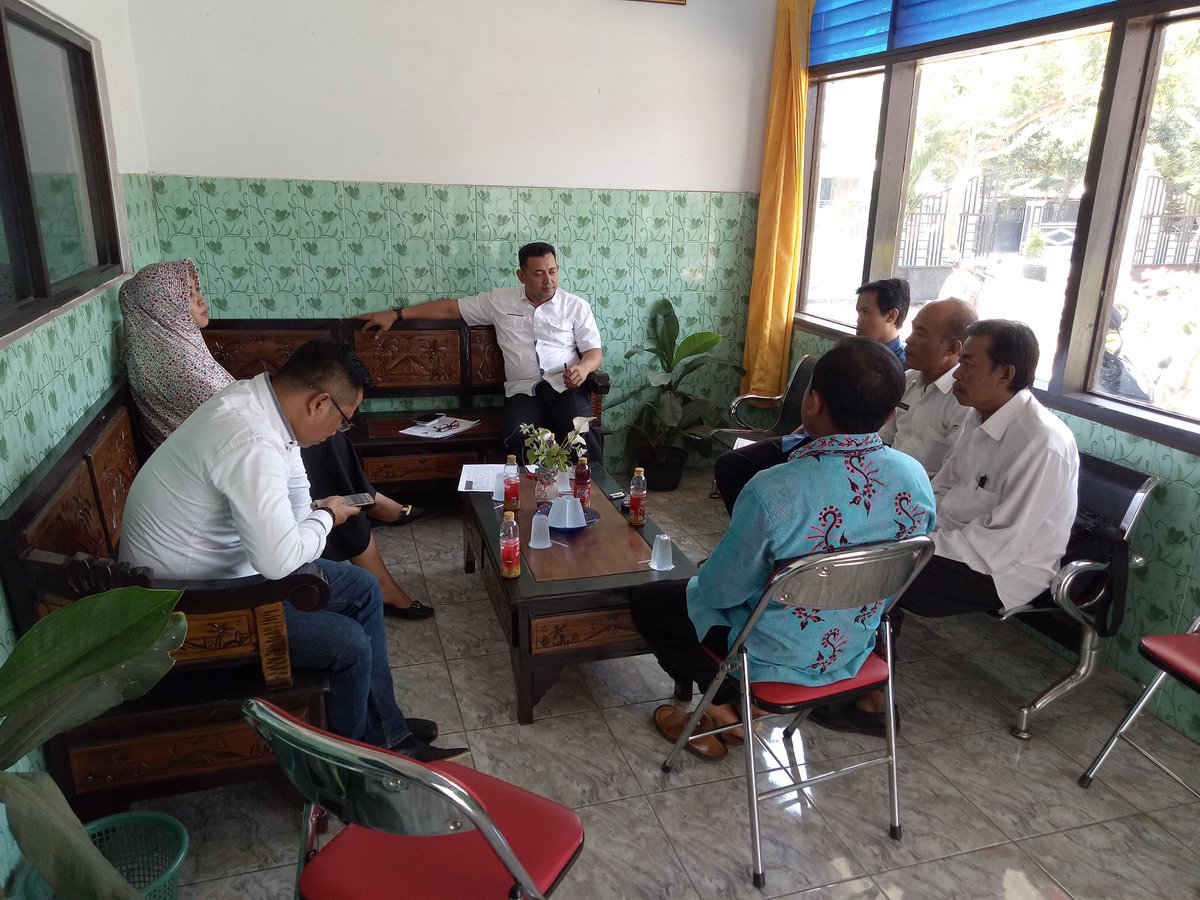 Desa_Bangsring's tweet photo. Kunjungan DPMD Kab.Banyuwangi
@bpmpd_BWI @kec_wongsorejo @SulisValentina https://t.co/IPCKyB6nVU