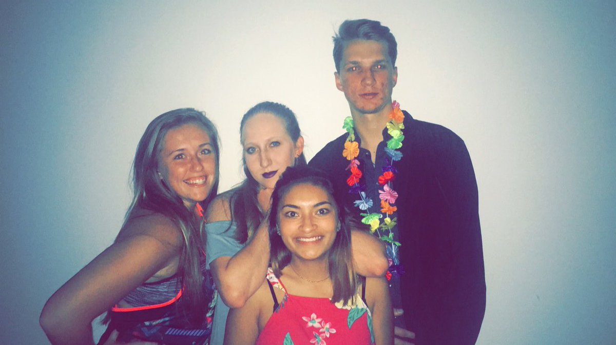 vane_orduna's tweet photo. Friends 💞 https://t.co/CsRO1NGwMm