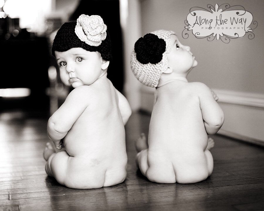 I'm falling asleep. I cannot keep my eye open any long. I like my tiny family. So so so much. 💕#VixenOut.