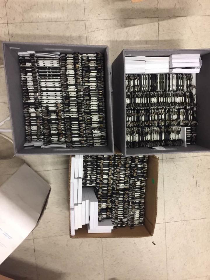 Cherryli92Li's tweet photo. Recycling glass-cracked LCD:Free shipping lable,Inform test report .Pay by paypal within 24 hours:)https://t.co/OYaHbufGNn https://t.co/8NLKCxSz91