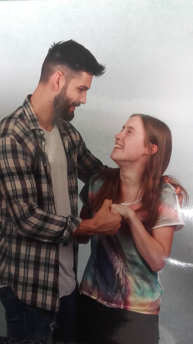 Frankieetje's tweet photo. Installed 'Weak' as my new ringtone. Every time someone calls, it reminds me of the great #Wolfcon3 in July :) So many feelings😍😢😄 Thankyou! https://t.co/tepEh1r7HU