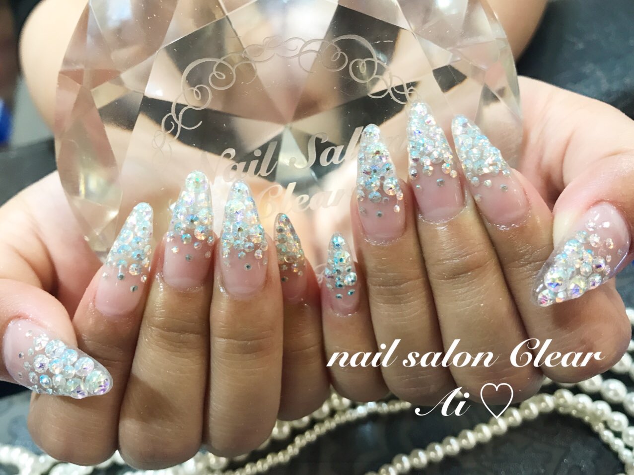 Nailsalon Clear ストーンでグラデーション とってもキラキラでインパクト大です Nail Nailart Naildesign Gelnail Nailsalon ネイル ジェルネイル Nailsalonclear グラデーションネイル ストーンネイル 派手ネイル T Co De2onx1rka