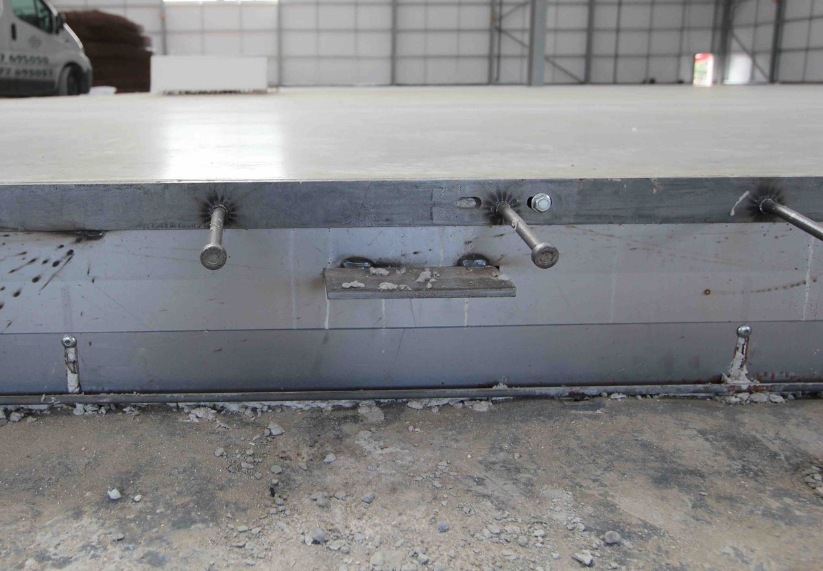 IsedioLtd's tweet image. Isedio are proud to announce Armourjoint incorporates patented technology (UK PATENT GB2507071) with regards it's adjustable divider plate.