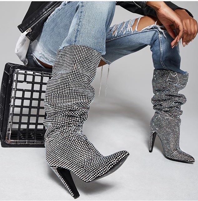 fvshiondvting's tweet photo. #StyleEdits with @SteveMadden Check out the CRUSHING BOOT with YSL boots costing £10,000 grab these for £229 https://t.co/r8nhyggmPl… https://t.co/rk8l1yELDV