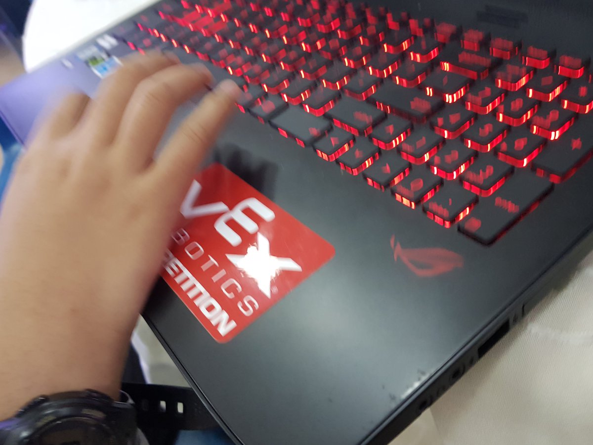 VEXRoboticsSEA's tweet image. We&apos;re totally convinced she chose the laptop to match the sticker ;p

#VEXRobotics #VRC #VEXSea