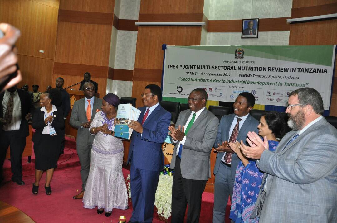UNICEFTanzania's tweet photo. "Investing in nutrition is the right thing to do": PM @majaliwa_kassim launches the National Multi-sector Nutrition Action Plan at #JMNR2017 https://t.co/yhpcpNbsxF