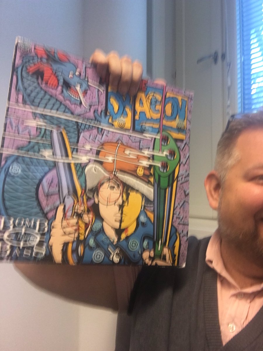 Aittamaki's tweet image. Eikö teillä muilla ole työpaikalla lempiälppäriä? #BombTheBass