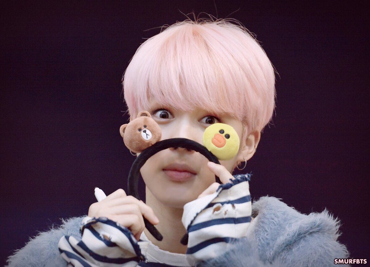 BTS_usagi_0901's tweet photo. ピンク頭のジミンちゃん
この写真を見た瞬間
私はもう死にました https://t.co/zeRT3t9UpB