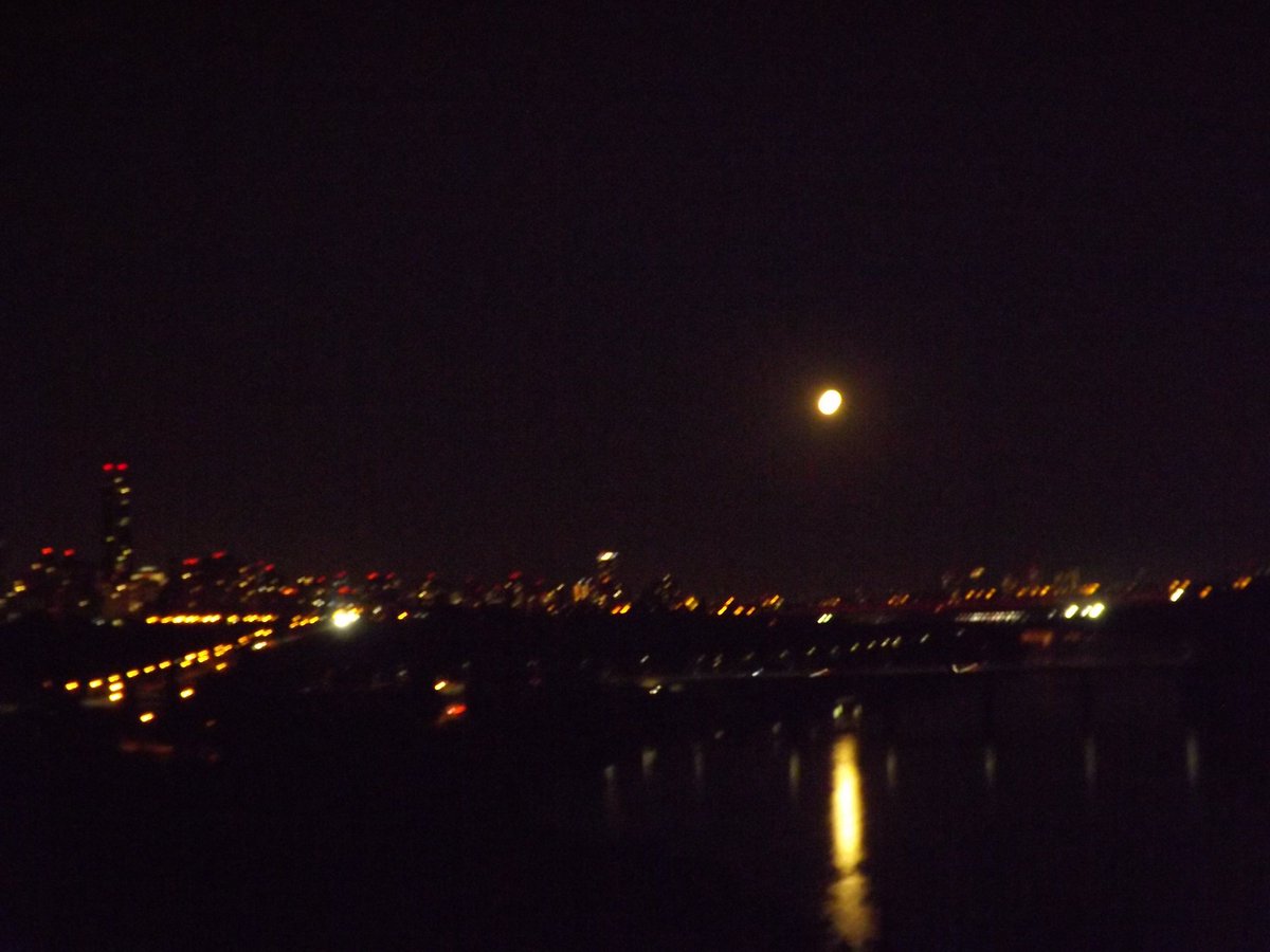 A full #moon over the #YEG sky #tonight #Alberta411 #Edmonton #photography #jcousineauphotography