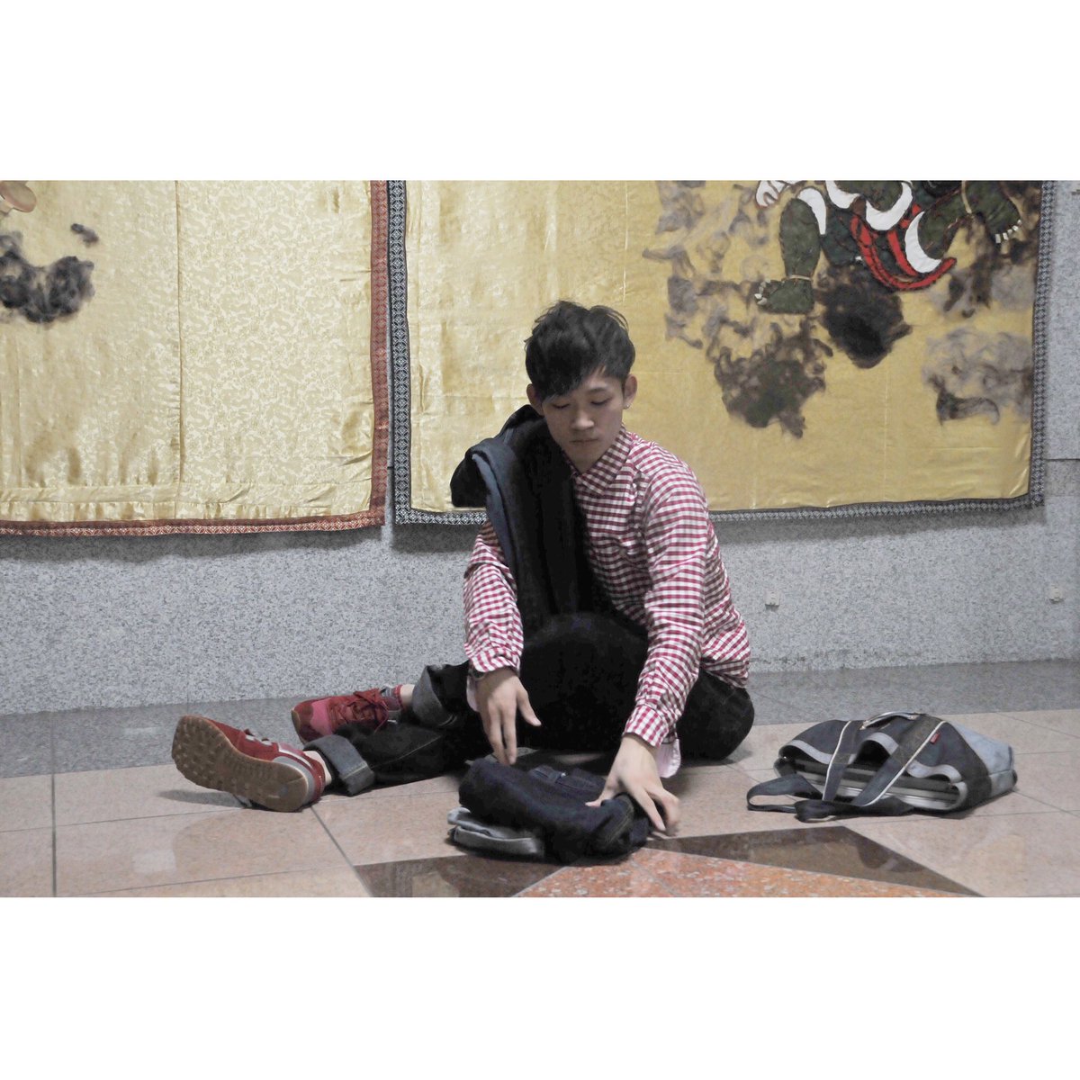 kuratan_fs's tweet photo. 【夏休み明け一発目っ】

name.のみ

pants.graphzero
shoes.newbalance

bag.handmade

ジーンズ3本背負ってジーンズ履いてオリジナルデニムバック持った男の子！デニムをたたむ姿はまさに児島男児…！

ご協力ありがとうございます！ https://t.co/UUPsiCn6t3