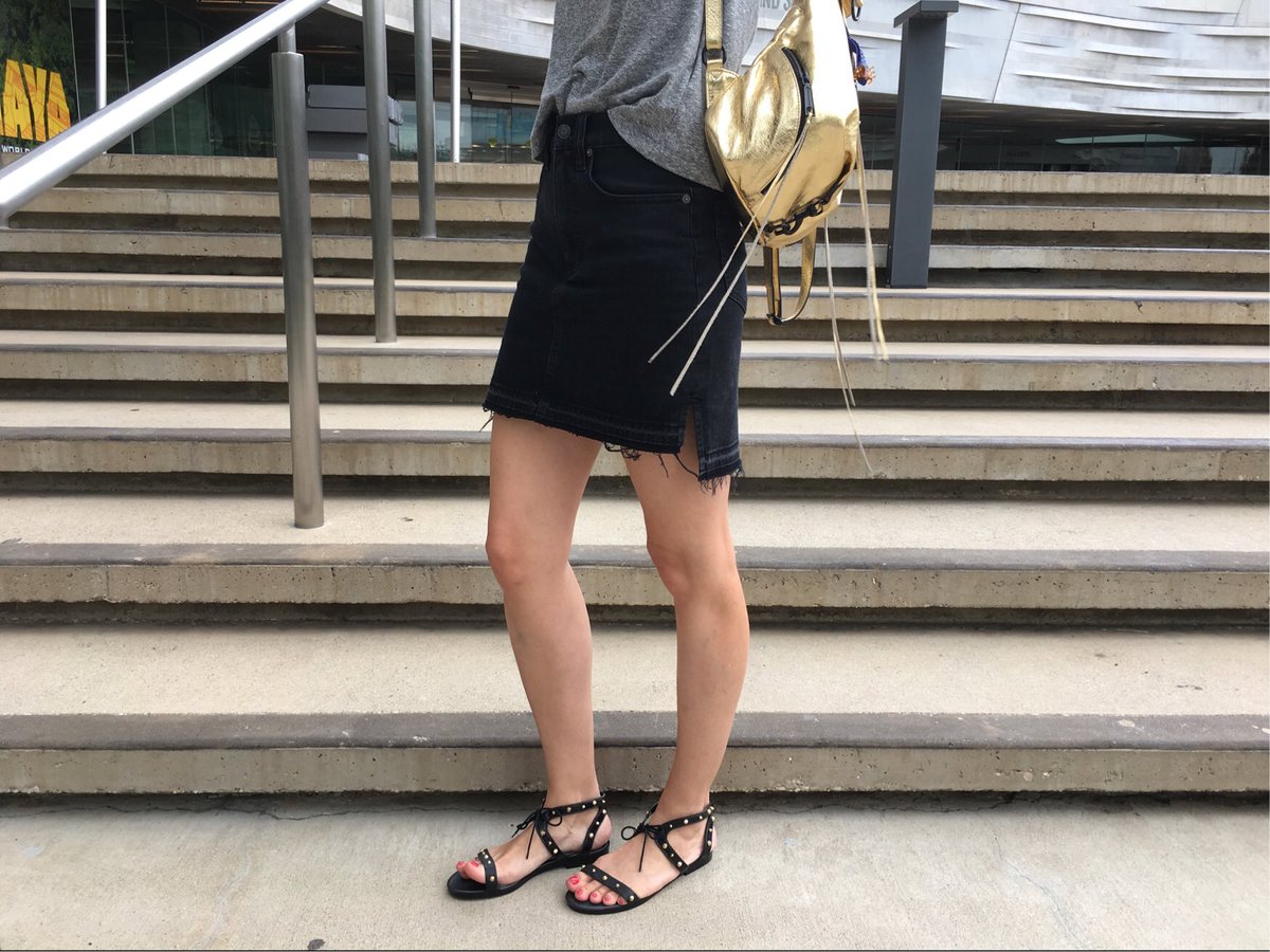 CStyleBlog's tweet image. This skirt (rstyle.me/cz-n/cr4ktiqg8w) is the perfect trasition piece from summer to fall! @Nordstrom #nordstrom