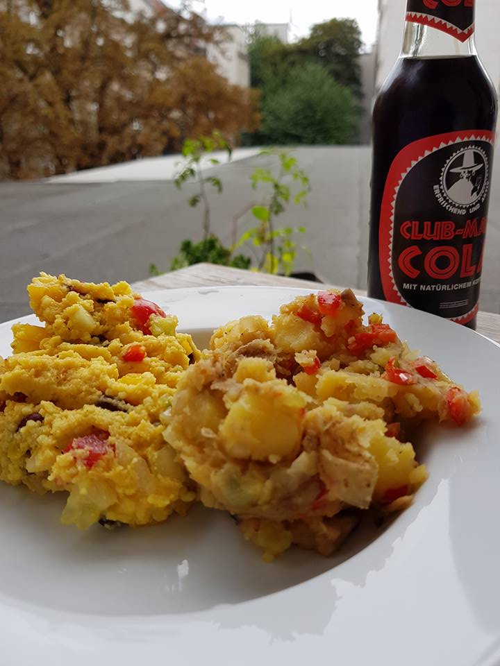 MannCpt's tweet photo. Table tennis, couscous salad &amp; patato pan @CoSpace_Vienna rooftop! #doithere #coworkcation #payasyouwish #lunch #coworking #CoSpace #Vienna https://t.co/XVWRW1TDjW
