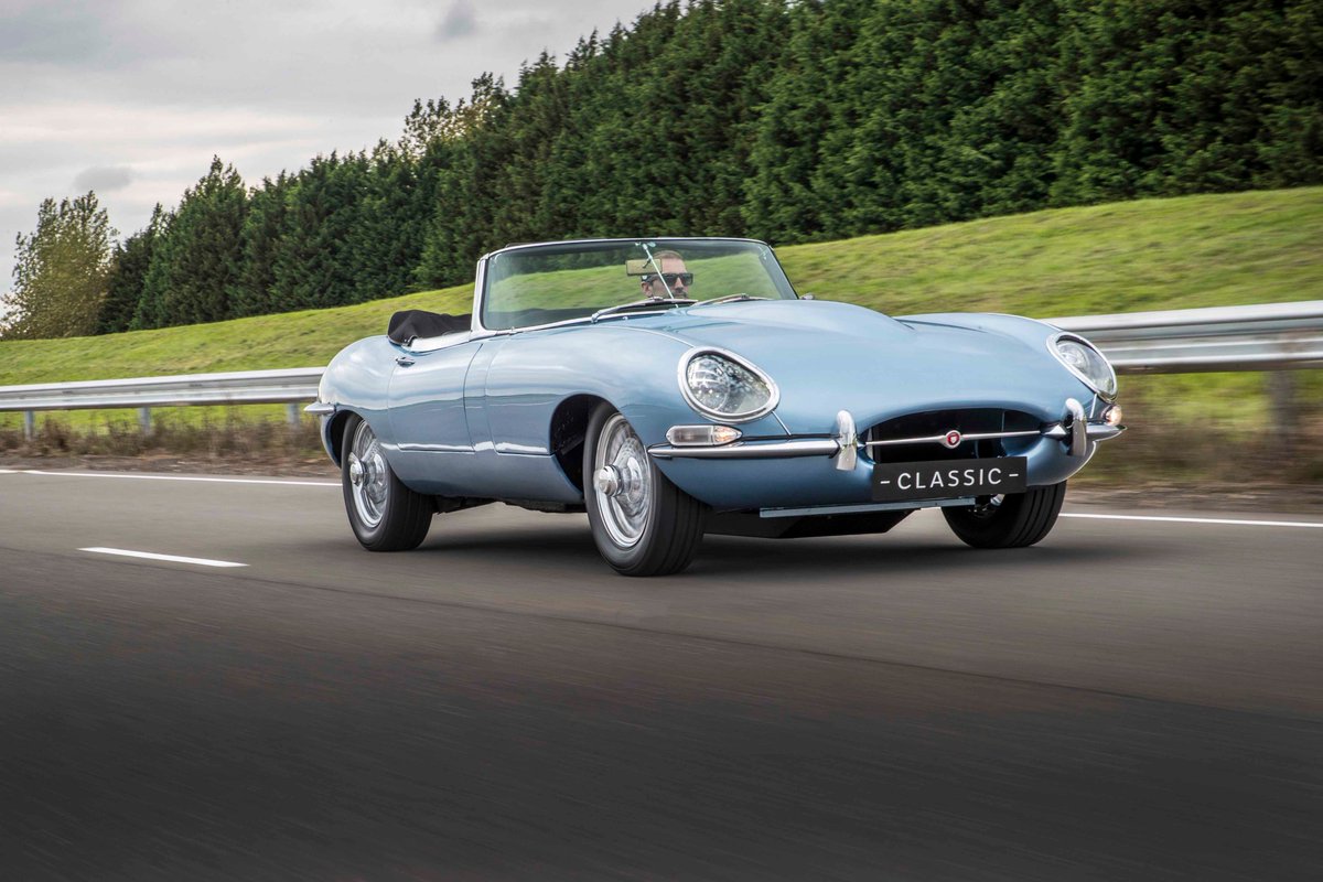 pacobautista's tweet photo. Jaguar presenta #ConceptZero, basado en el E-Type Roadster Serie 1.5 de 1968. Ahora eléctrico consigue pasar de 0 a 100 km/h en 5,5 segundos https://t.co/vmnNJJIAiH