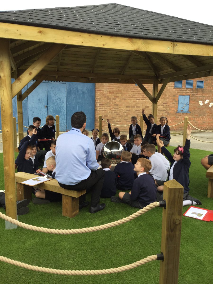 FarnworthCEP's tweet photo. Mr Monteith (@farnworth_3M) enjoyed introducing his class to the Quiet garden this morning.  They enjoyed the 'calm peacefulness'. https://t.co/iG2Cmx9sEZ