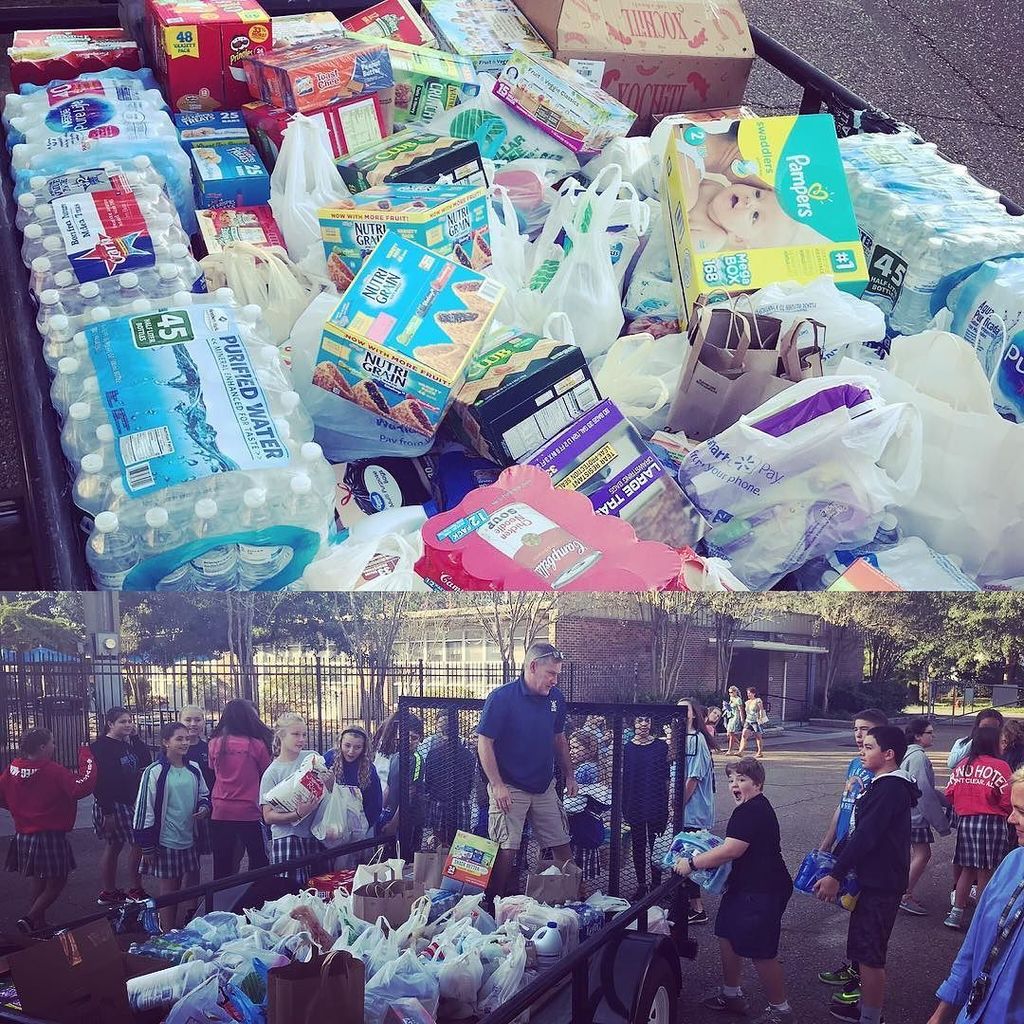 stpeterparish's tweet photo. 7th Grade loading up the trailer for the food bank, heading to all the victims in Houston TX. Our prayers and thou… https://t.co/GrN2C3Yiif https://t.co/Iwmo9PUDqU