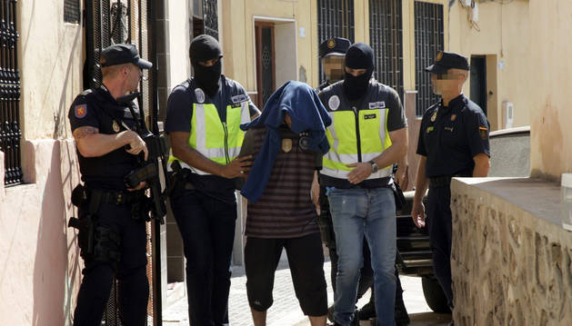 Líder yihadista detenido en Melilla es afiliado al PP  dlvr.it/PlPdZ6