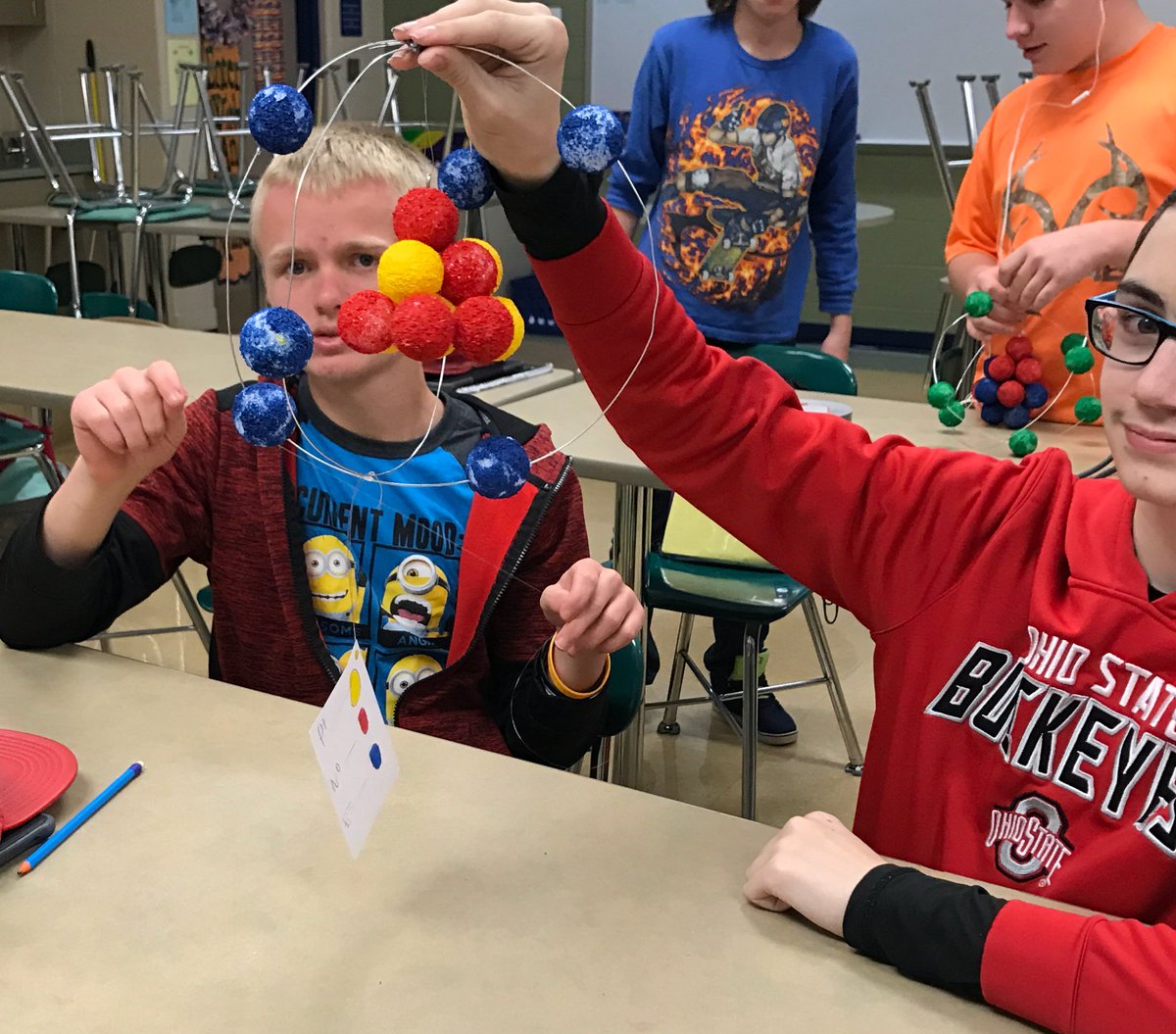 s_hilty03's tweet image. And they are done!! #structureofanAtom #protons #neutrons #electrons #ScienceRocks @TroyDawson4 @McDermottFLSD