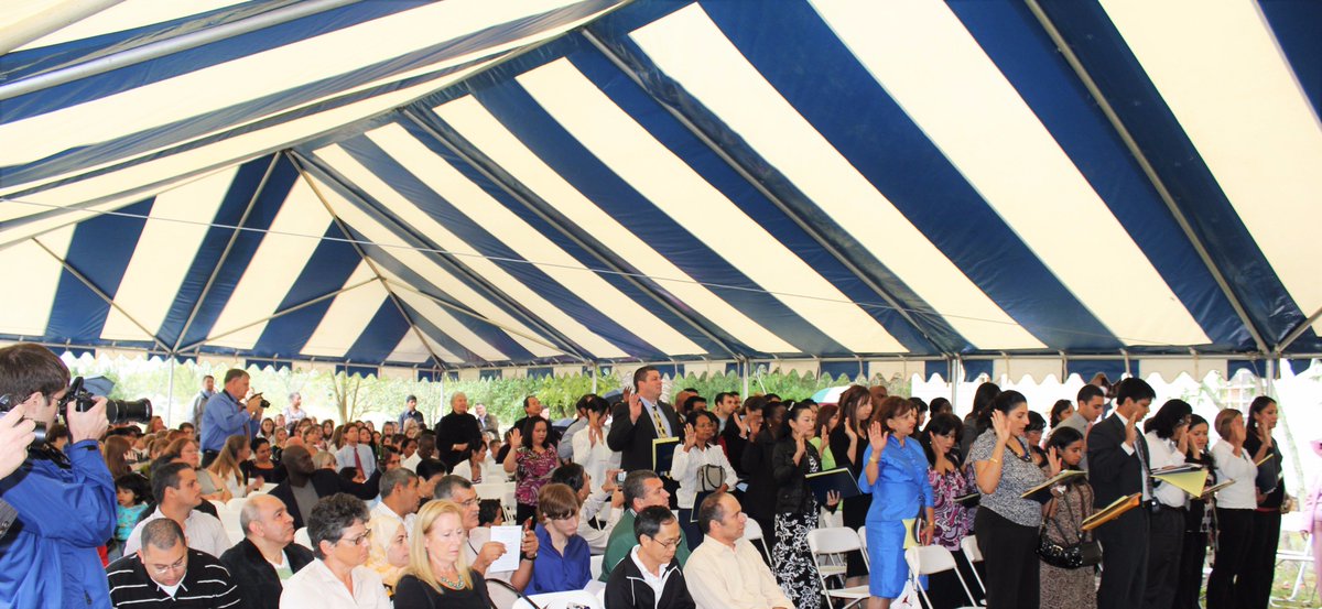 PHScotchtown's tweet photo. Our annual naturalization ceremony is September 13 at 11 AM. Come witness the swearing in of new U.S. citizens! https://t.co/FyyqZB4BLi https://t.co/DfjMxg4IHd