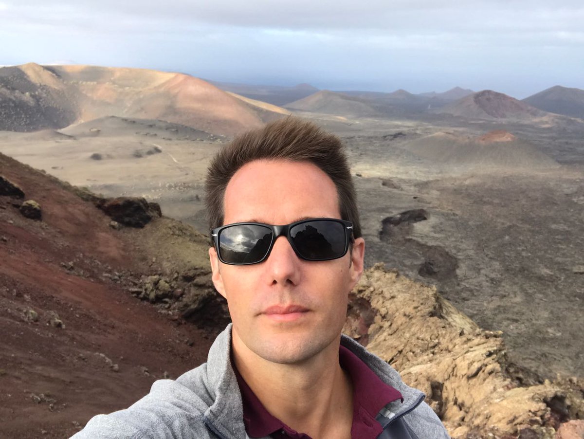 Thom_astro's tweet image. Mon nouveau truc: découvrir sur Terre des paysages repérés depuis l’ISS! Entre plages et 🌋, Lanzarote est un de nos paysages les + martiens!
