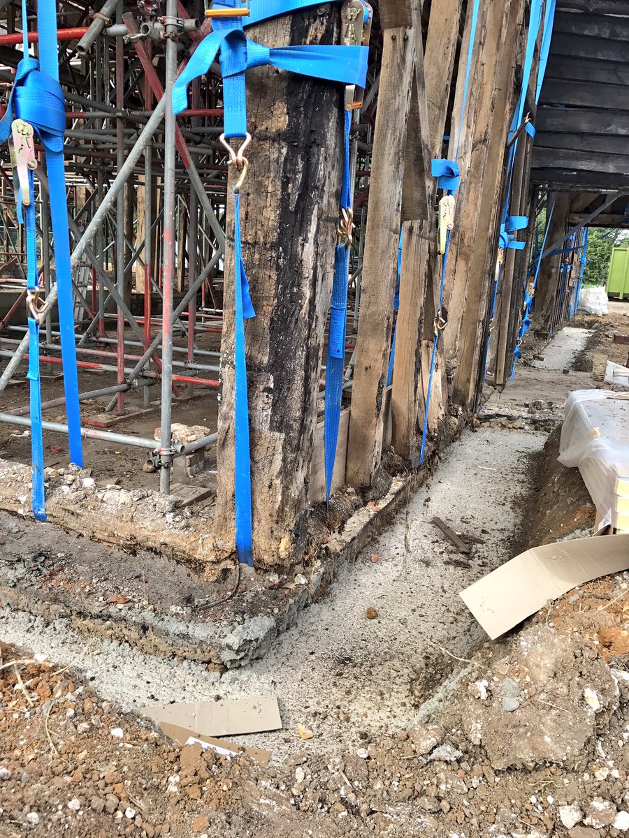 acinns's tweet photo. Refurb project on listed barns into new bedrooms &amp; wedding venue @FarmAtRedcoats #refurbproject #weddingvenue #hotel #herts #acinns 👷🏻 https://t.co/e61F7s2WDR