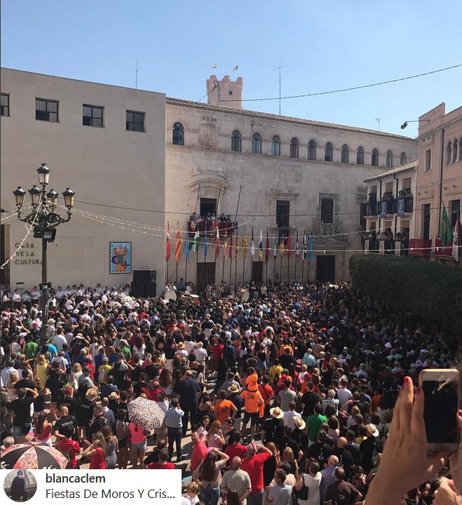 ¿Cómo no iban a ser nuestras Fiestas de Moros y Cristianos declaradas de Interés Turístico Nacional? Comparte en Instagram #FiestasVillena17