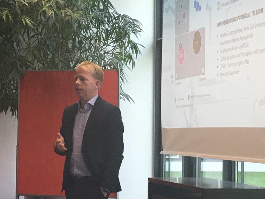 Freagy's tweet image. #telekomwall Danke Henri für dein Vortrag bei der BITKOM Arbeitskreis Social Media