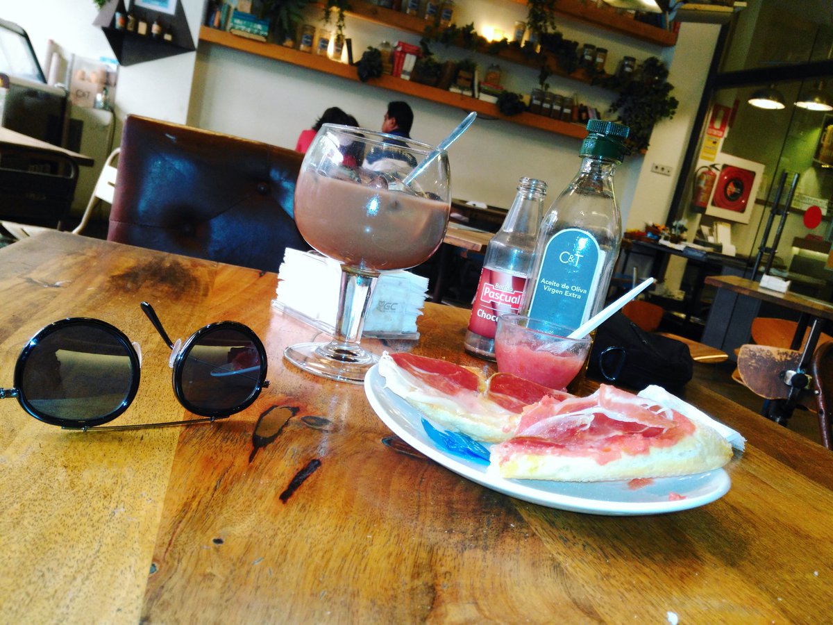 magicjavistar's tweet photo. Mis desayunos en @CAFEYTAPAS me fascinan y me relajan 

#UnpocodeRow #cogiendoenergia https://t.co/uw7wnCDkK6