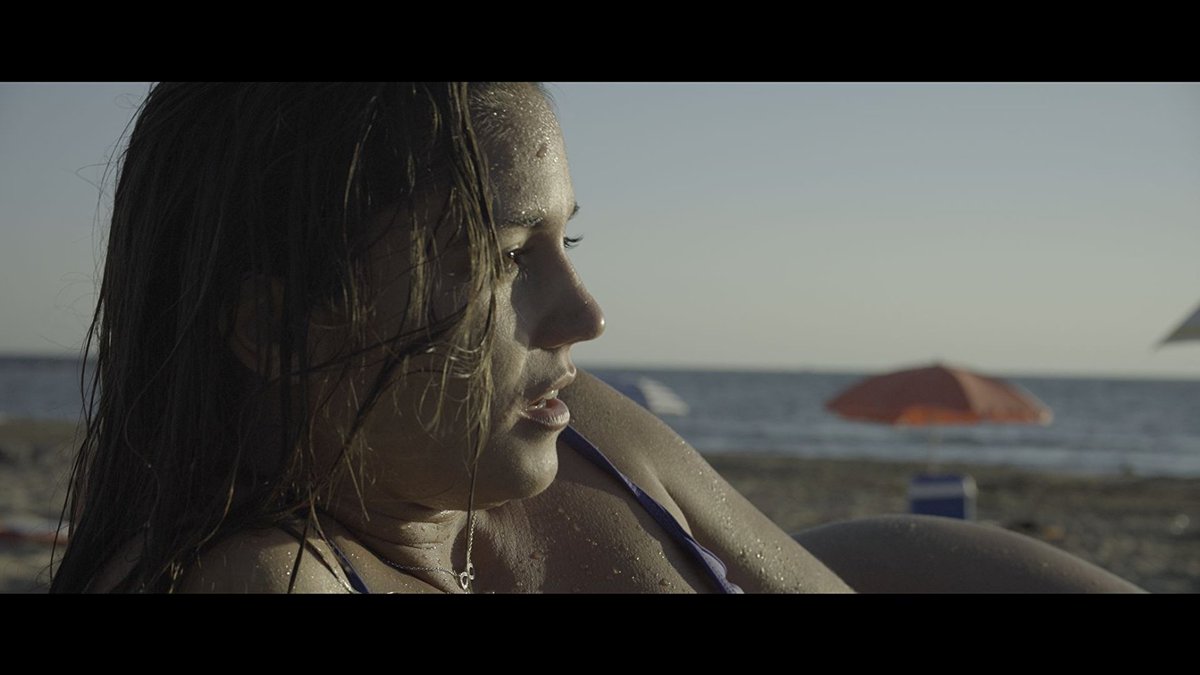 wwwFILMit's tweet photo. #Mektoub di Kechiche seziona chirurgicamente il cervello di un teenager, tra sesso e aspirazioni lontane #Venezia74 #commentiacaldo https://t.co/KBdKqQNz3X