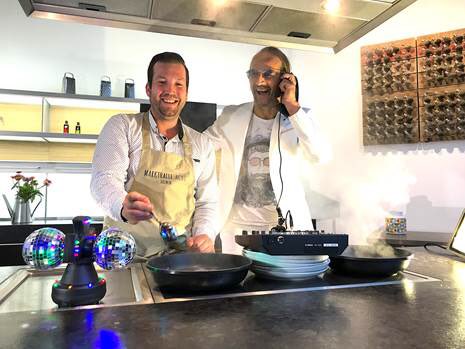 MarkthalleAcht's tweet photo. Soundkitchen mit @DJFrankKoopmann🎼🎧🎛🎚
 @nordbuzz @weserkurier @BILD_Bremen @BremenErleben @BremenErleben @bremen4u @butenunbinnen https://t.co/1gAPOIGXSn