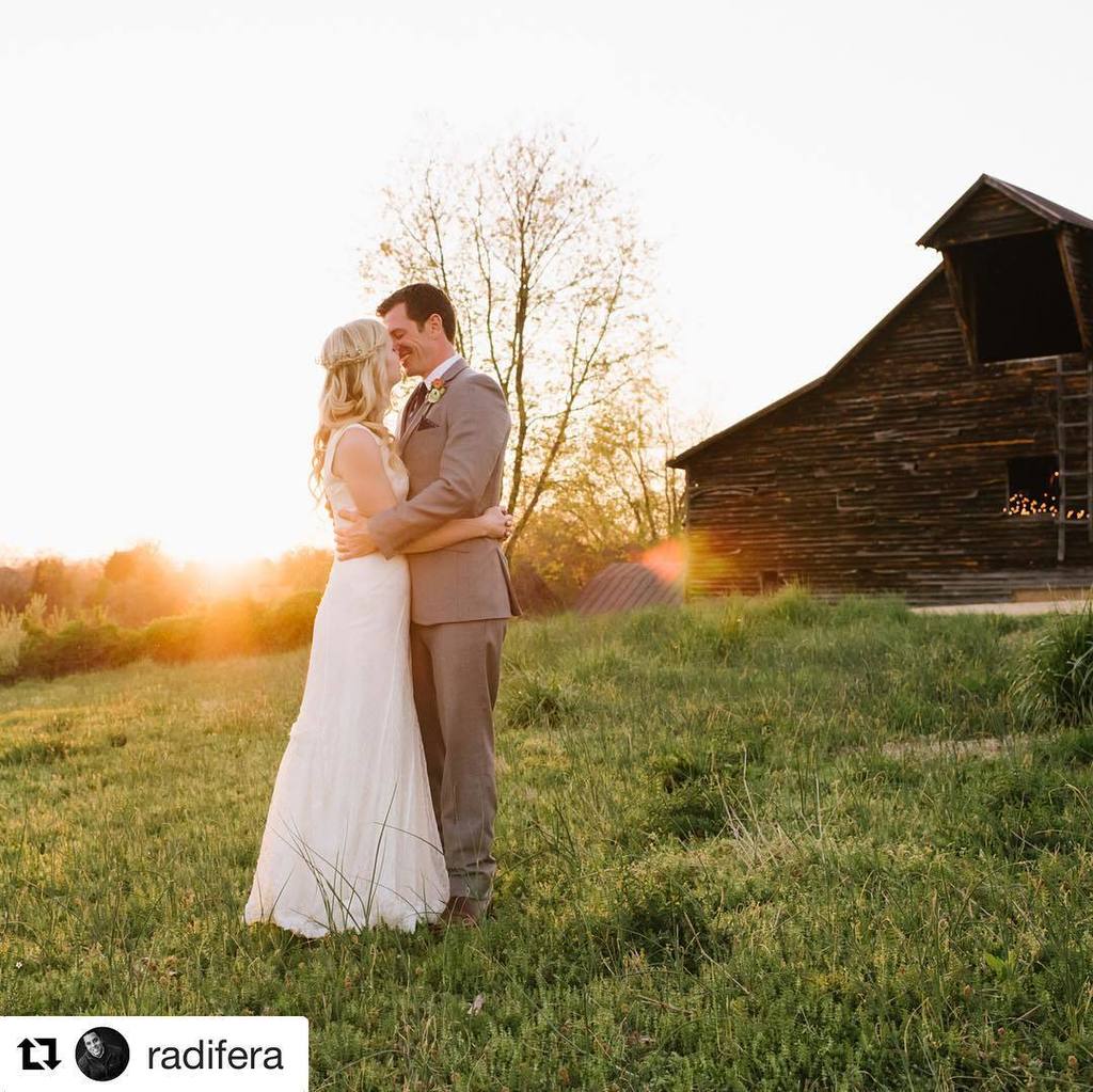 Ahhh! So happy to see dear <a href="/mrsk/">Melissa Knight</a>.harrell 's beautiful wedding by <a href="/radifera/">Robert Radifera</a> and @thecateringoutfit featured on <a href="/rus/">Rus</a>… ift.tt/2vOCNtp