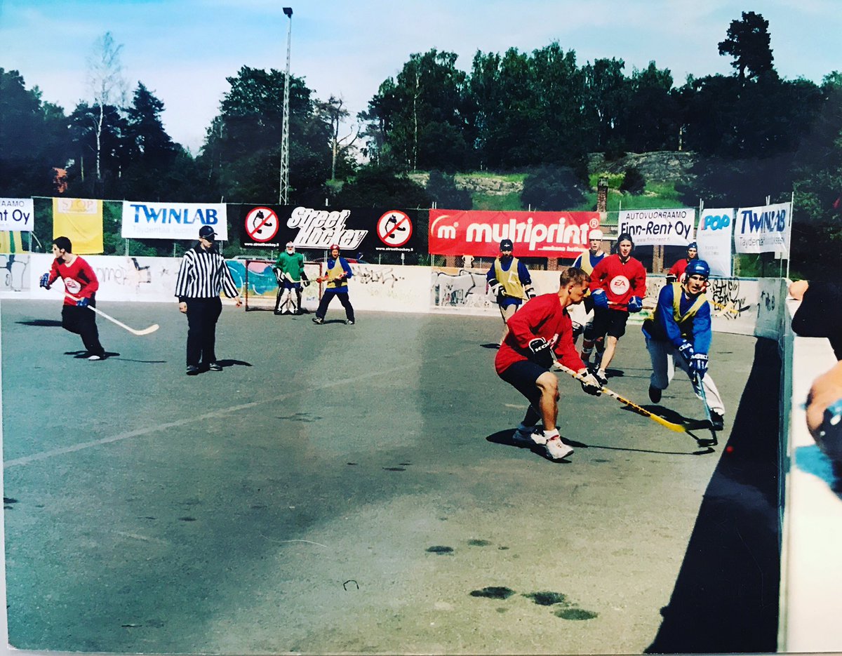 Kuva-arkiston aarteita! #tbt @streethockeysm since 2004 💪🏼🏒💥