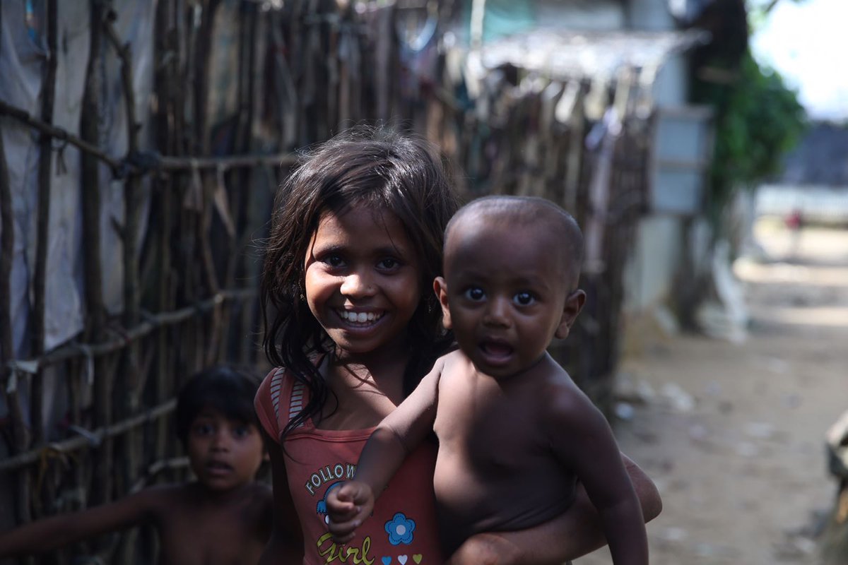 Sn.Emine Erdoğan Hanımefendi'yle kampları ziyaretimiz,#Türkiye'nin ilgisi ve dayanışması #Arakanlı Müslüman kardeşlerimize umut oldu.