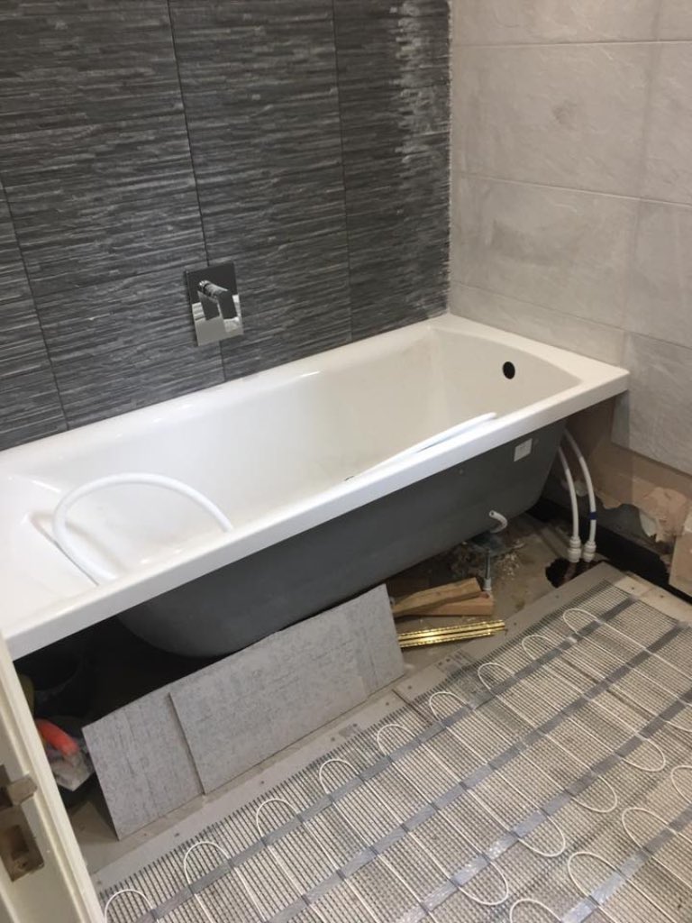 PureStyle33's tweet image. Monochrome modern bathroom complete by one of our talented installers #purestyle #darwen #lancashire #Manchester #bathroom #wetroom #talent