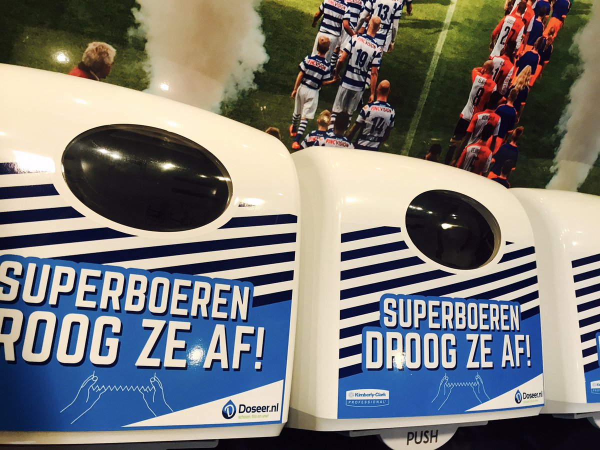 Superboeren droog ze af! #toiletinrichting @DeGraafschapRSS <a href="/DeGraafschapBC/">De Graafschap Business Club</a> <a href="/degraafschap/">De Graafschap</a> @DeGraafschapVA    <a href="/superboerennl/">Superboeren.nl</a> <a href="/dranpuntnl/">DRANpuntnl</a>