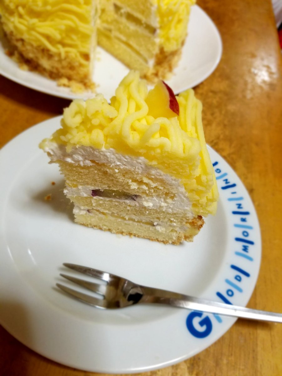 にし 趣味垢 さつまいもモンブランショートケーキ 15cmのスポンジ焼いてさつまいものレモン煮とシャンティをサンド さつまいもクリームをモンブラン口金で絞ってサイド下に砕いたスポンジぱらぱらして完成 美味しかった お菓子作り お菓子作り好きな