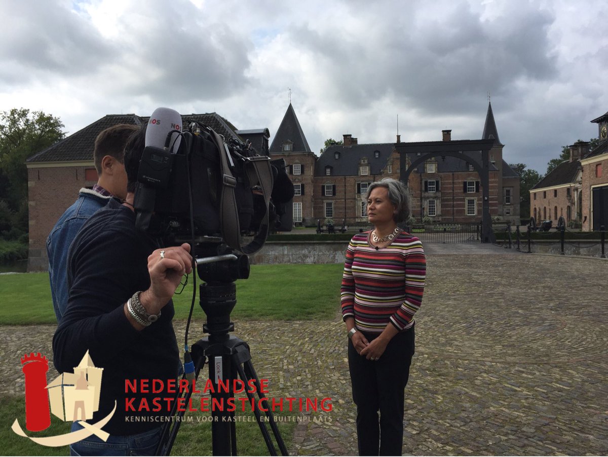 NKS_Kastelen's tweet photo. Nu opname @nos jeugdjournaal op prachtig @kasteeltwickel 😃 #NKS https://t.co/trQB7ej4pu
