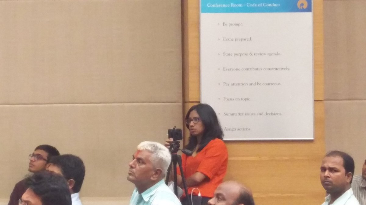 RelianceGCS's tweet photo. @soup_songs &amp; @shiwangi06 broadcasting the actions on #FacbookLive &amp; #Periscope #LearnWithRGCS 👏👏 
@captraman
Link - https://t.co/Yidc2NXuAs https://t.co/1gENDEZztg
