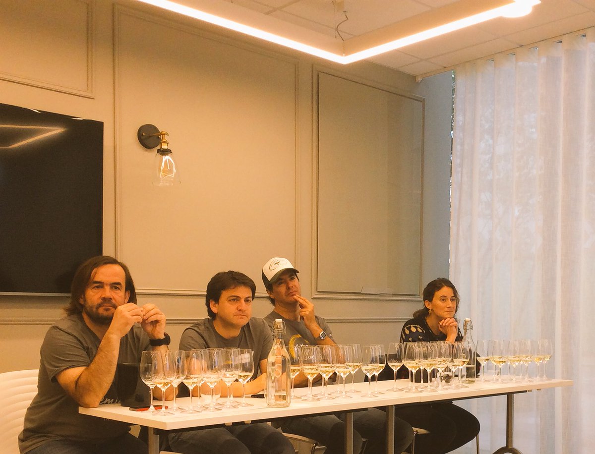 tomasclancy's tweet photo. Wine adventurers, Chilean Semillon producers with tiny production runs & hand production Basically exciting wine start ups #semillonsessions https://t.co/ZPmnxMiIpw