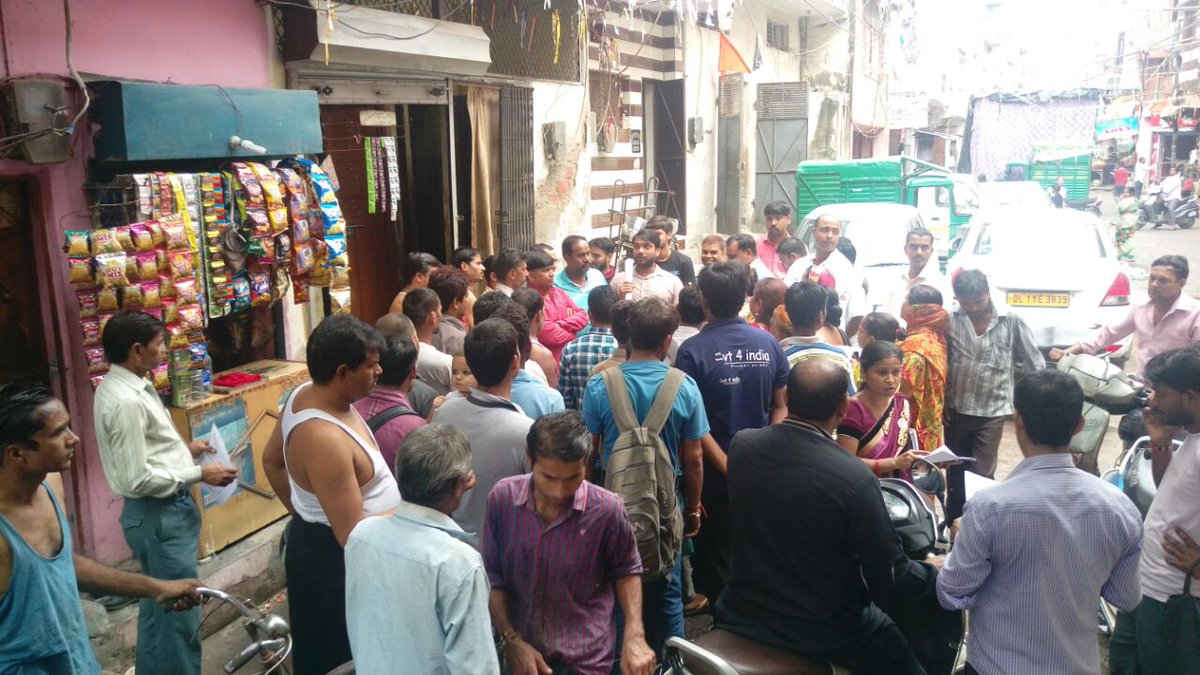 MaheishGirri's tweet photo. An awareness drive for NPCI_BHIM app was conducted at Kailash Nagar today https://t.co/83JYZeQrGq