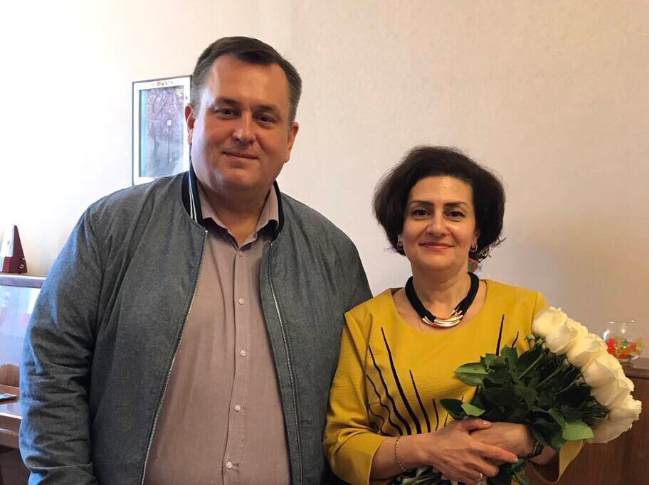 Поздравил с Днем рождения директора Ясногорской ДШИ им. М.П. Мусоргского,депутата Собрания депутатов Петросян Диану Эдуардовну.