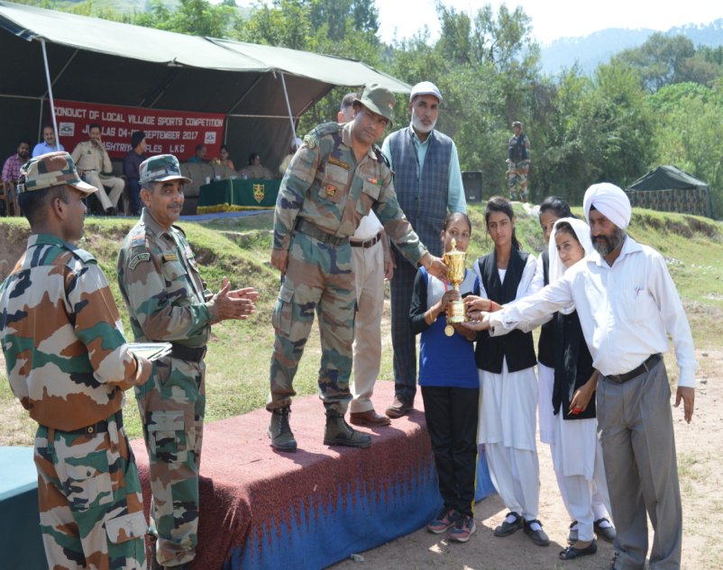 Whiteknight_IA's tweet photo. 3 days Local Village Sports Competition organised by Army at Jhullas in Poonch dist concludes. Tremendous response by locals. #ArmyFor Awaam https://t.co/Vpv4ZXy65r
