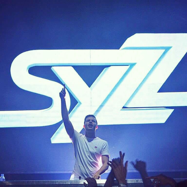 SYZZmusic's tweet photo. New Syzz music incoming❗️🍩 https://t.co/q6WC1CqGZd https://t.co/CUDDqO4ybE