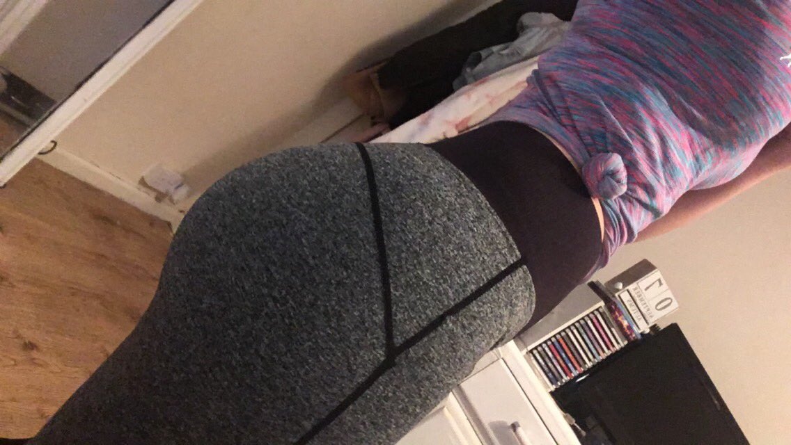 chanadeeee's tweet photo. getting their 🍑😏 #fitplanfam #seltering #jenselterchallenge @JenSelter https://t.co/E9J8brt3EB