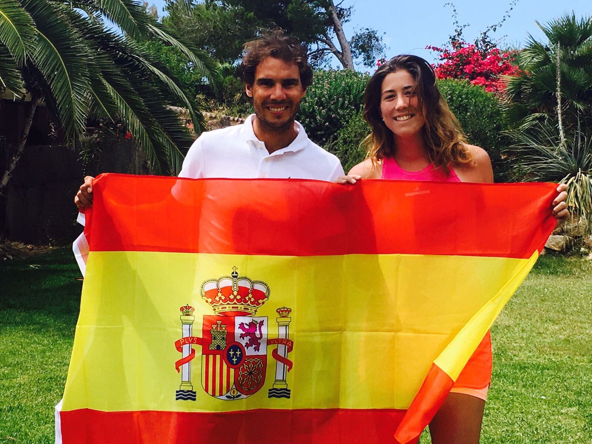Garbiñe Muguruza (@garbimuguruza) on Twitter photo Tremendamente orgullosa de poder compartir este momento tan importante para nuestro deporte con <a href="/RafaelNadal/">Rafa Nadal</a>, el mejor ejemplo a seguir #1s Tremendamente orgullosa de poder compartir este momento tan importante para nuestro deporte con <a href="/RafaelNadal/">Rafa Nadal</a>, el mejor ejemplo a seguir #1s