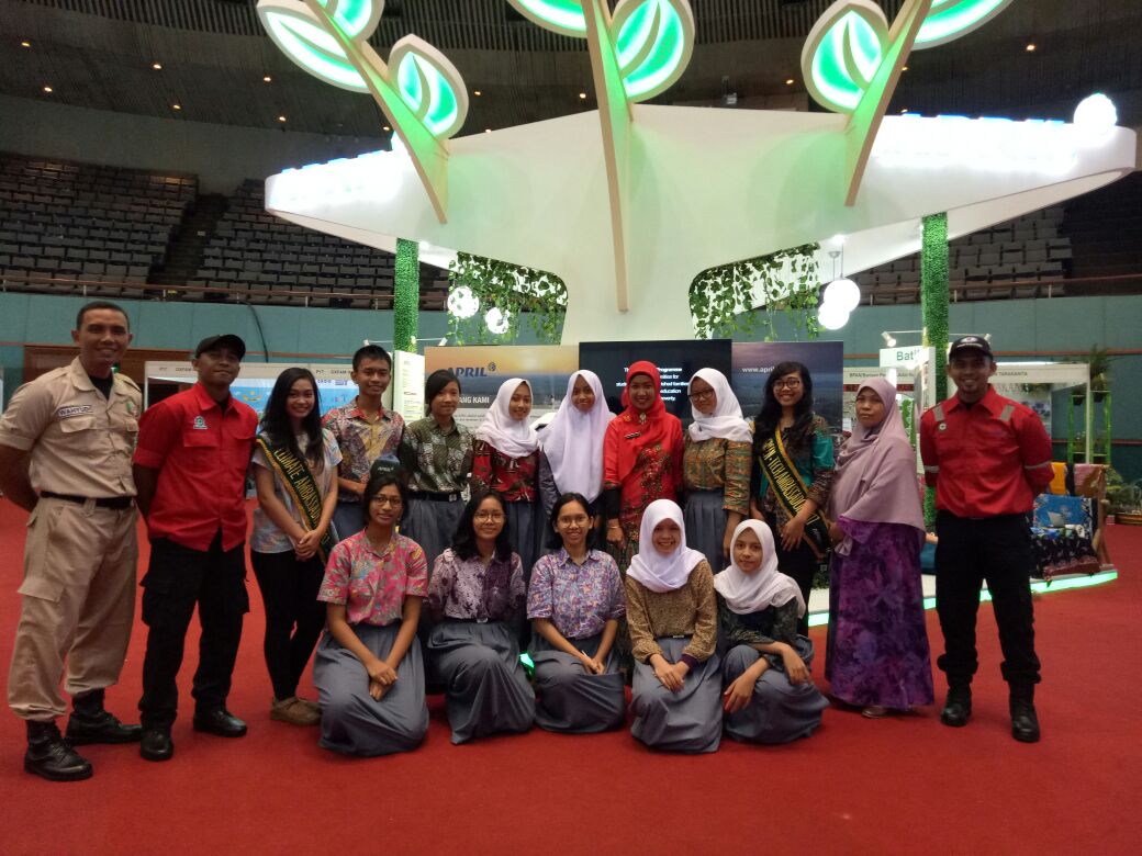 APRILpulp's tweet photo. So happy to know that a lot of people have the same interest with us! Come and help us to protect the #environment at #ICCFE2017 https://t.co/BGAr4VvIhs