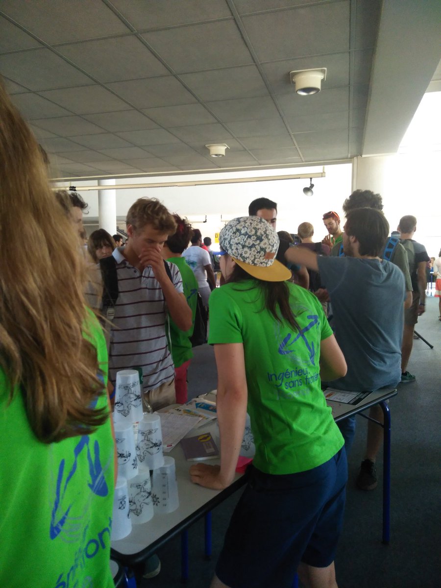 Discussions avec les 1er année de <a href="/CentraleMars/">Centrale Marseille</a> ! On présente l'association et accueillons les curieux ! 🌱🌱