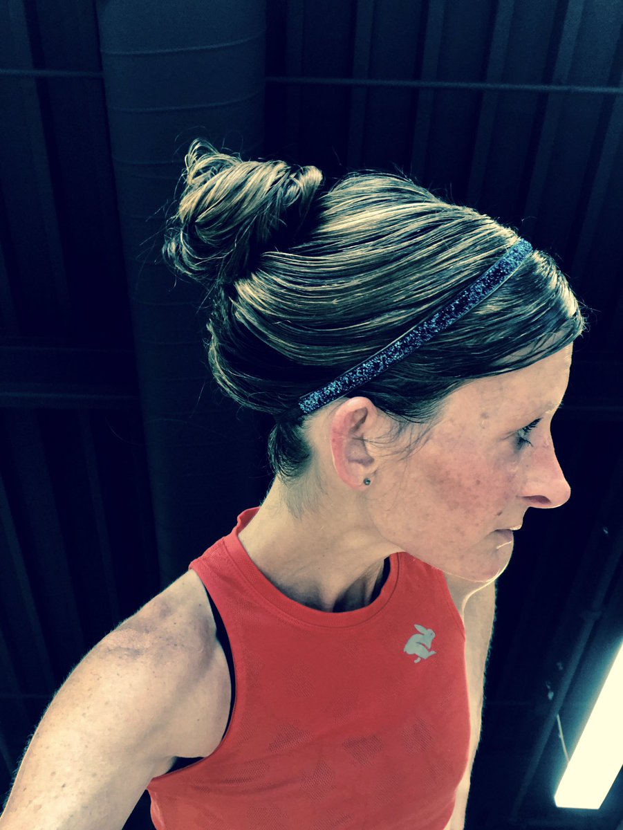 alicia262girl's tweet photo. Listen to the bunny. Knowledge of speed. @runinrabbit #rabbit #crophop #legs π° https://t.co/A1cJ9f0Q42